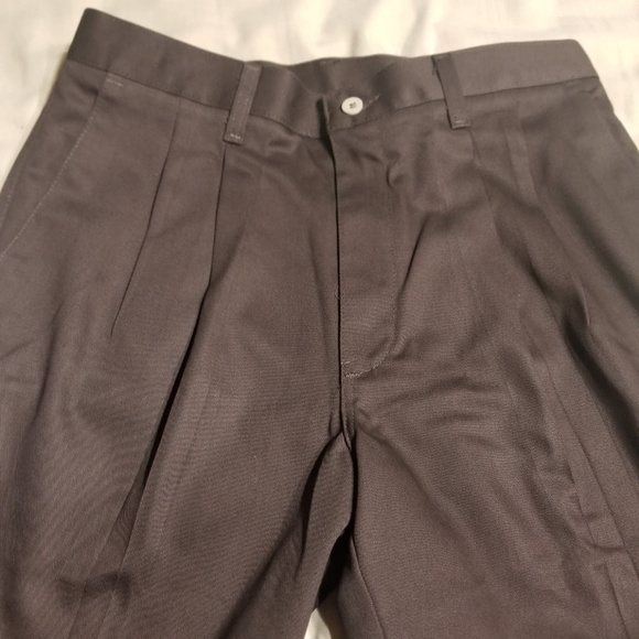 Wrangler Riata Pleated Men's Pants - Picture 1 of 6